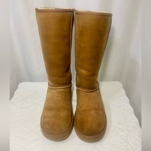 UGG Women’s Brown Suede Classic Tall Casual Winter Boot Size 7